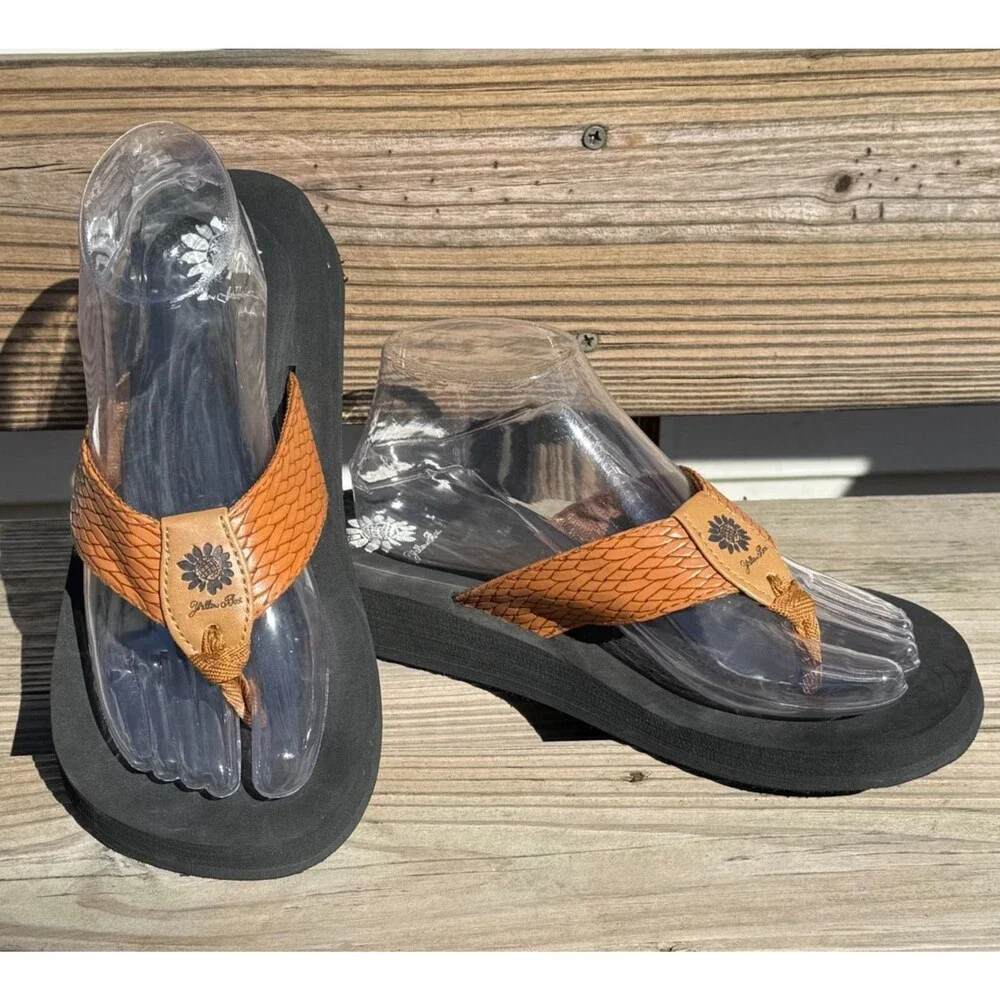 Yellow Box Flax Tan Women's Flip-Flops 30796-W0B0B Size 8.5 Excellent Condition - Picture 1 of 6